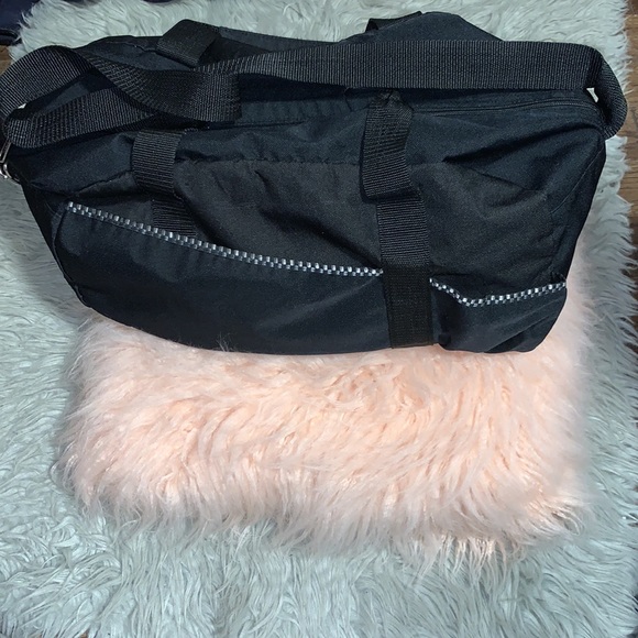 Atchison by BIC Duffel Bag Black - Picture 9 of 9